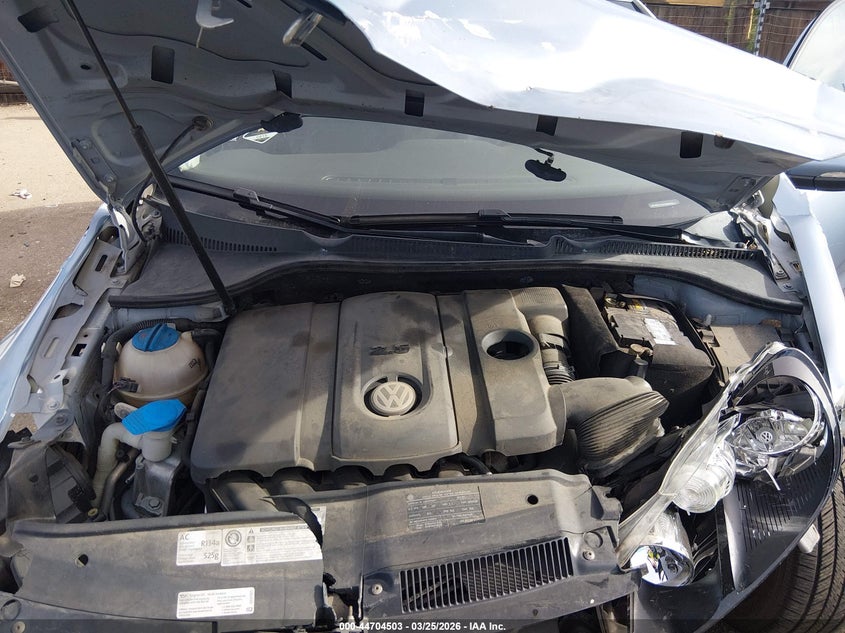 2011 Volkswagen Golf 2.5L 4-Door VIN: WVWDA7AJ7BW250947 Lot: 44704503