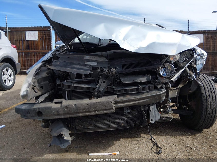 2011 Volkswagen Golf 2.5L 4-Door VIN: WVWDA7AJ7BW250947 Lot: 44704503