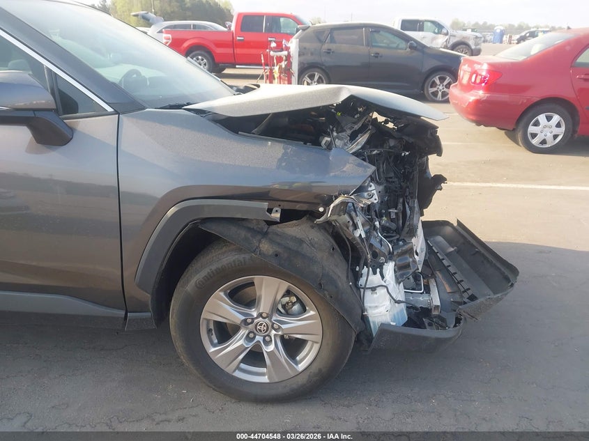 VIN 4T3RWRFV7PU096826 2023 TOYOTA RAV4 HYBRID XLE