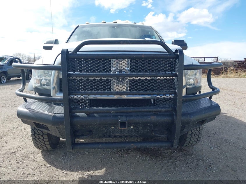 3C7WRNFL2HG782570 2017 Ram Ram 5500 Chassis Tradesman/Slt/Laramie Unknown
