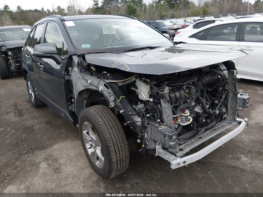 TOYOTA RAV4 HYBRID XLE 2025