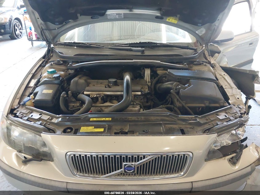2002 Volvo V70 T5 A Sr/T5 M Sr VIN: YV1SW53D021179196 Lot: 44704726