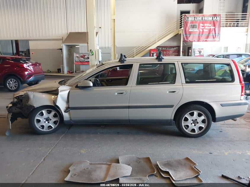 2002 Volvo V70 T5 A Sr/T5 M Sr VIN: YV1SW53D021179196 Lot: 44704726