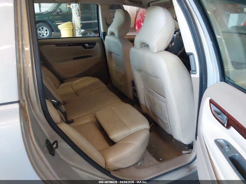 2002 Volvo V70 T5 A Sr/T5 M Sr VIN: YV1SW53D021179196 Lot: 44704726