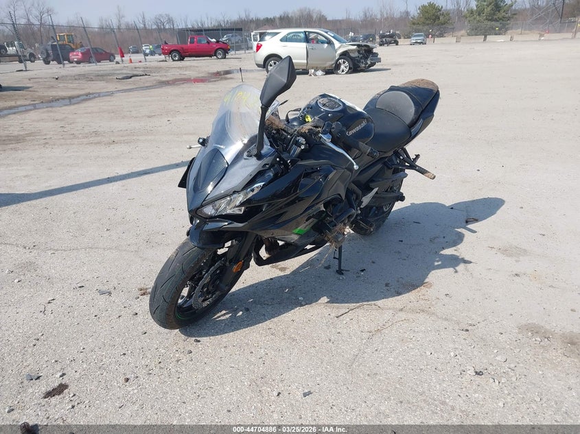 2025 Kawasaki Ex650 R