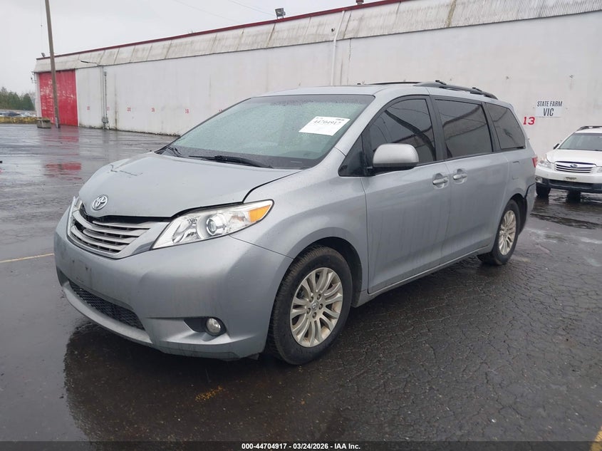 2015 Toyota Sienna Xle Premium 8 Passenger