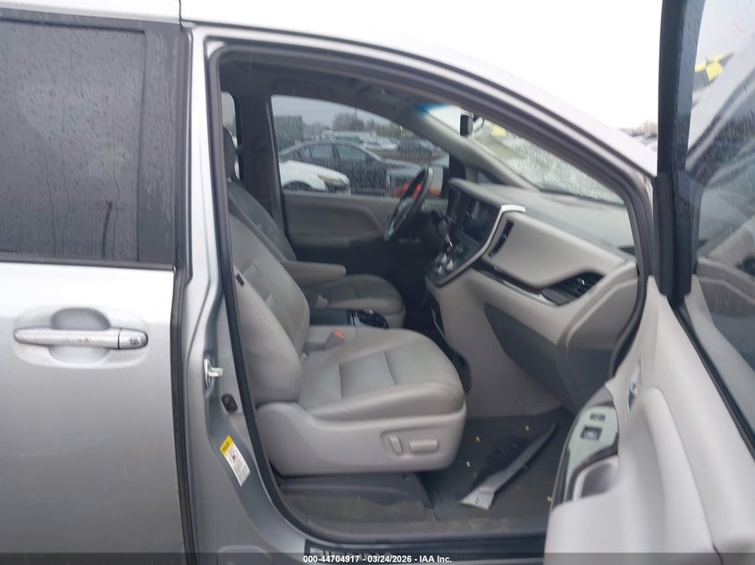 2015 Toyota Sienna Xle Premium 8 Passenger