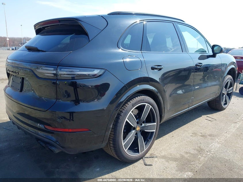 2023 Porsche Cayenne E-Hybrid Turbo S