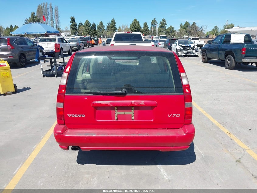 2000 Volvo V70 Se VIN: YV1LW61J1Y2657762 Lot: 44705043