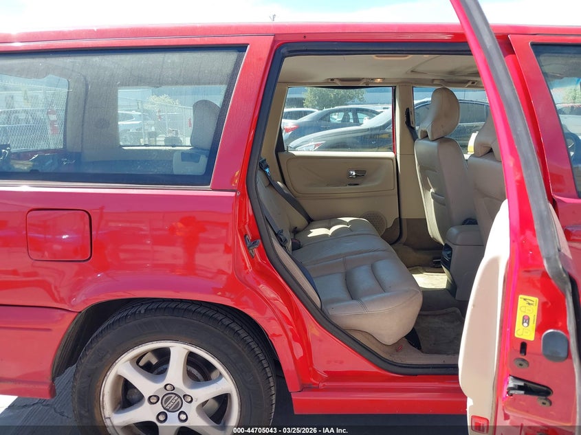 2000 Volvo V70 Se VIN: YV1LW61J1Y2657762 Lot: 44705043