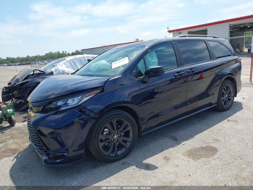 5TDXRKEC4TS303190 2026 TOYOTA SIENNA XSE photo 1