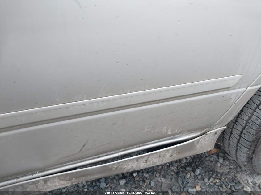 2000 Infiniti G20 Luxury/Touring VIN: JNKCP11A4YT311879 Lot: 44705384