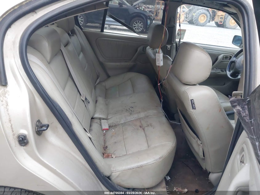 2000 Infiniti G20 Luxury/Touring VIN: JNKCP11A4YT311879 Lot: 44705384