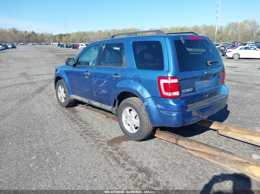 Vin: 1fmcu9d7xakc91007, lot: 45202639, ford escape xlt 20103