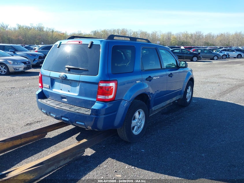 Vin: 1fmcu9d7xakc91007, lot: 45202639, ford escape xlt 20104