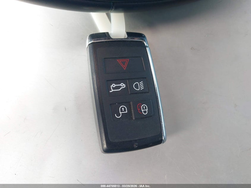 2025 Land Rover Range Rover Velar P250 Dynamic Se VIN: SALYL2EX5SA806322 Lot: 44705513