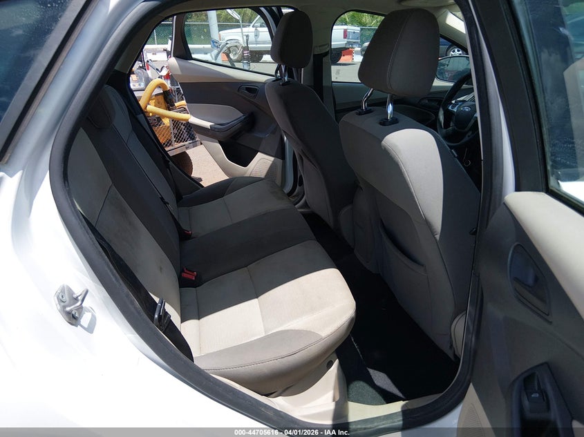 2012 Ford Focus 2.0 Se white Lot 111044705616 Vin 1FAHP3K28CL356509