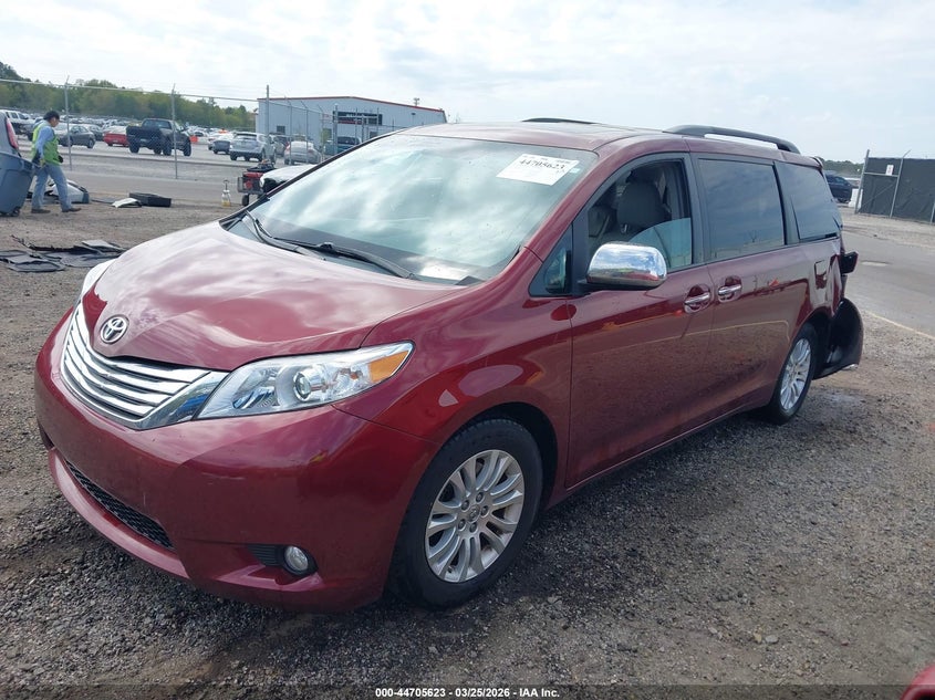 2015 Toyota Sienna Xle 8 Passenger