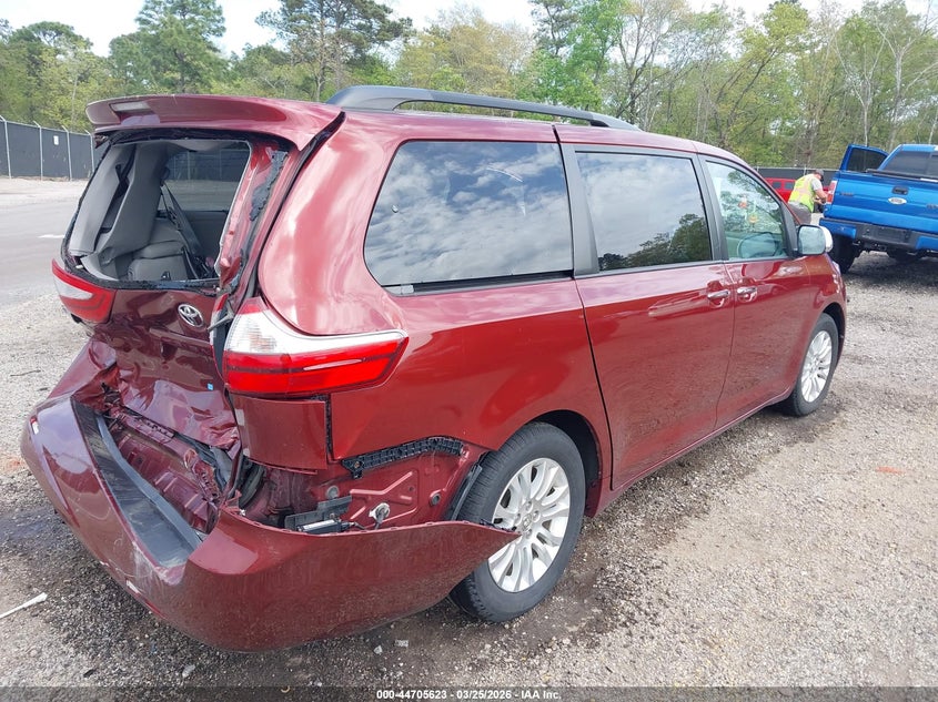 2015 Toyota Sienna Xle 8 Passenger