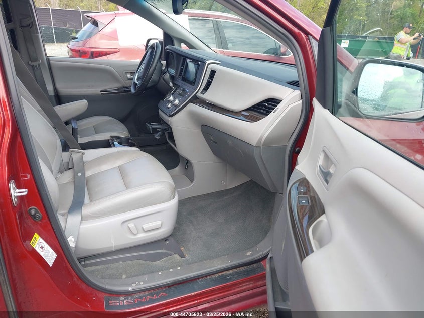 2015 Toyota Sienna Xle 8 Passenger