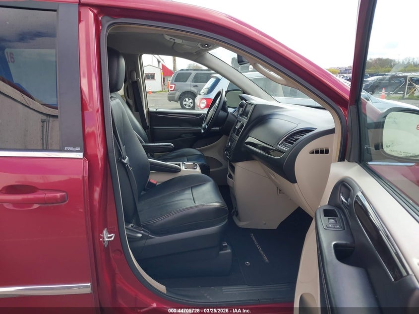 2012 Chrysler Town & Country Touring