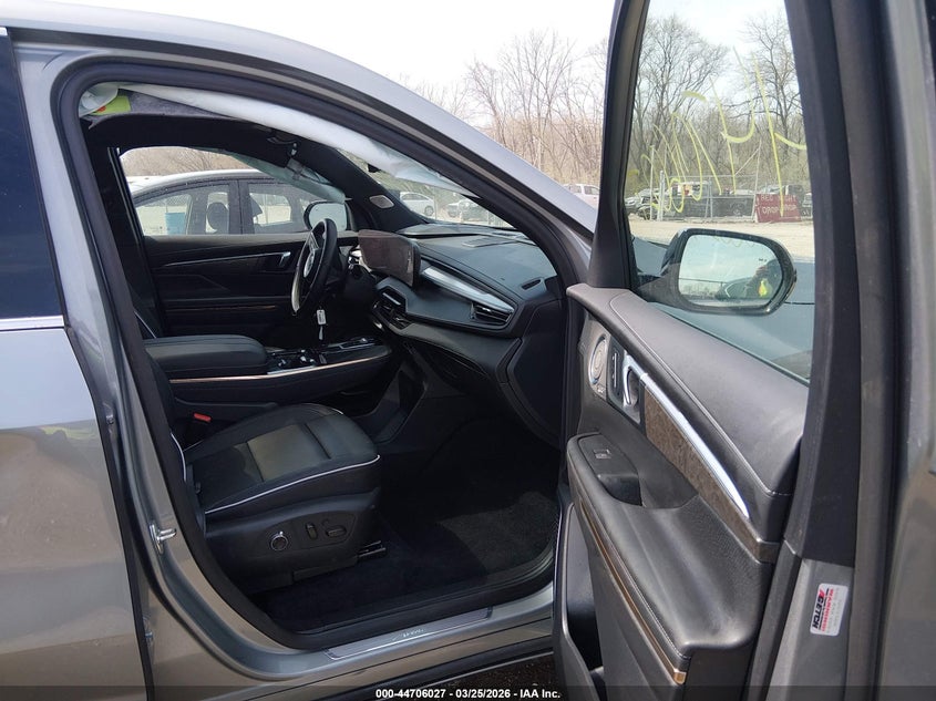 2025 Buick Enclave Avenir Fwd