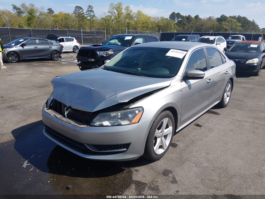 2014 Volkswagen Passat 1.8T Se