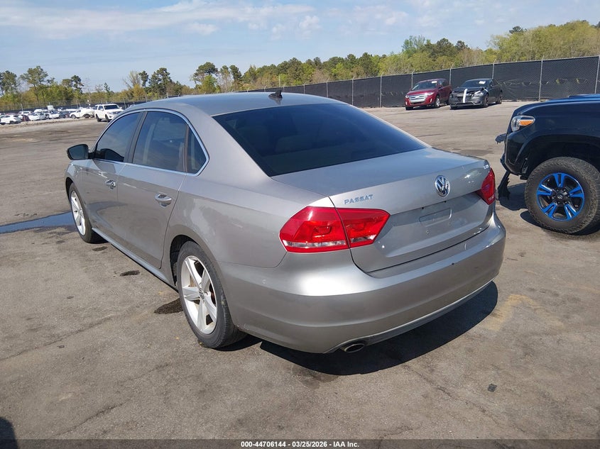 2014 Volkswagen Passat 1.8T Se
