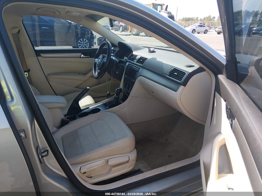 2014 Volkswagen Passat 1.8T Se