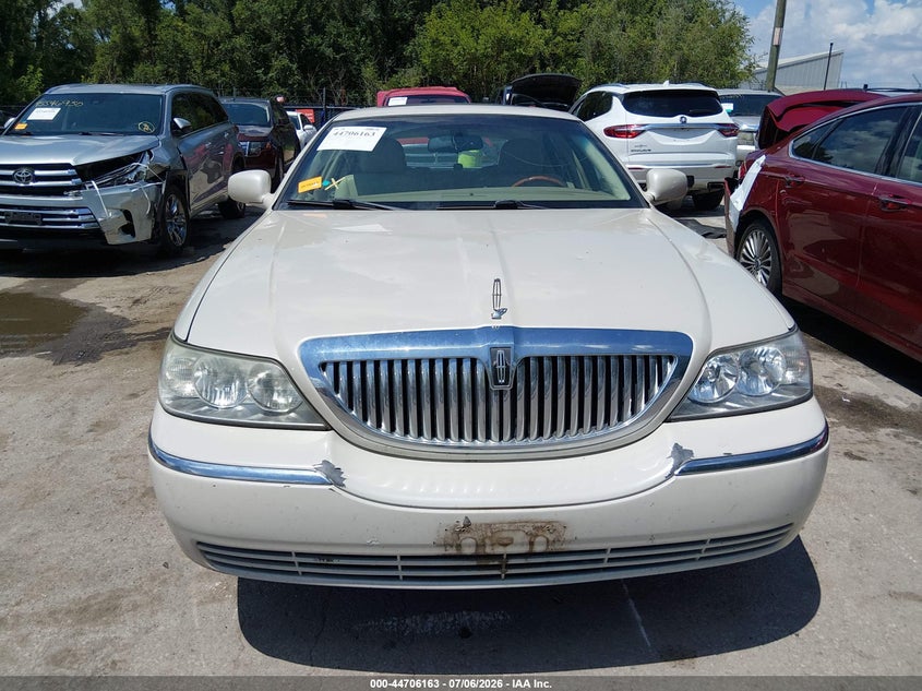 2007 Lincoln Town Car Signature Limited VIN: 1LNHM82V07Y612916 Lot: 44706163