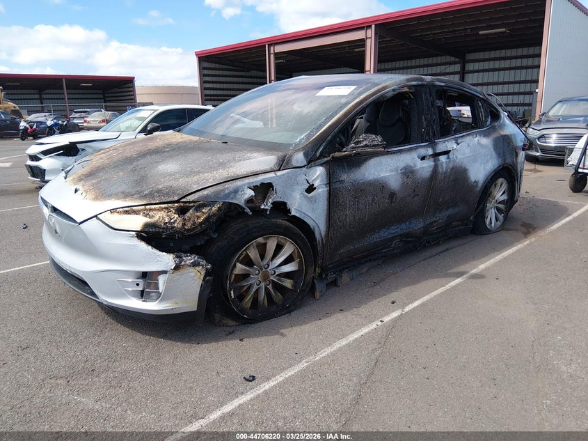 Vin: 5yjxcae21jf103792, lot: 45203351, tesla model x 20182