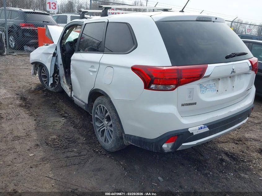2016 Mitsubishi Outlander Es