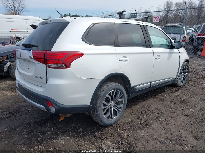 2016 Mitsubishi Outlander Es