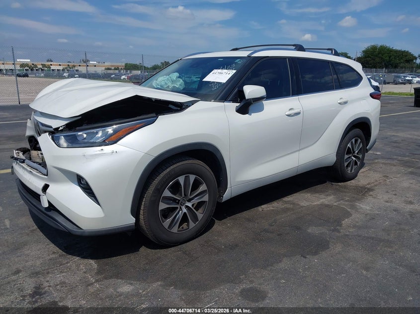 2020 Toyota Highlander Xle