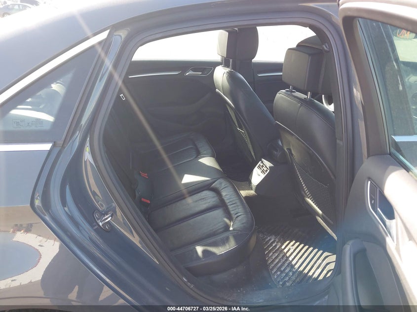 VIN WAUJEGFF5KA085468 2019 AUDI A3 45 PREMIUM