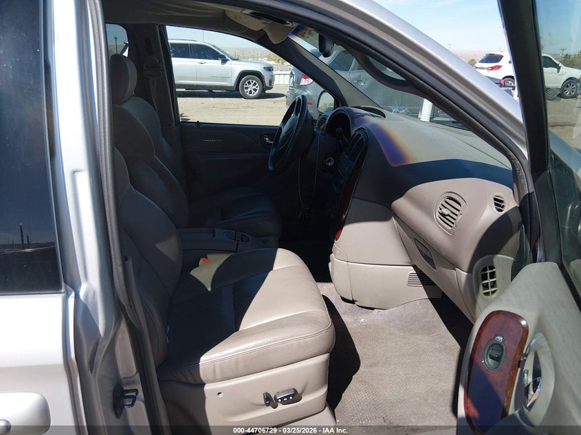 2001 Chrysler Town & Country Limited