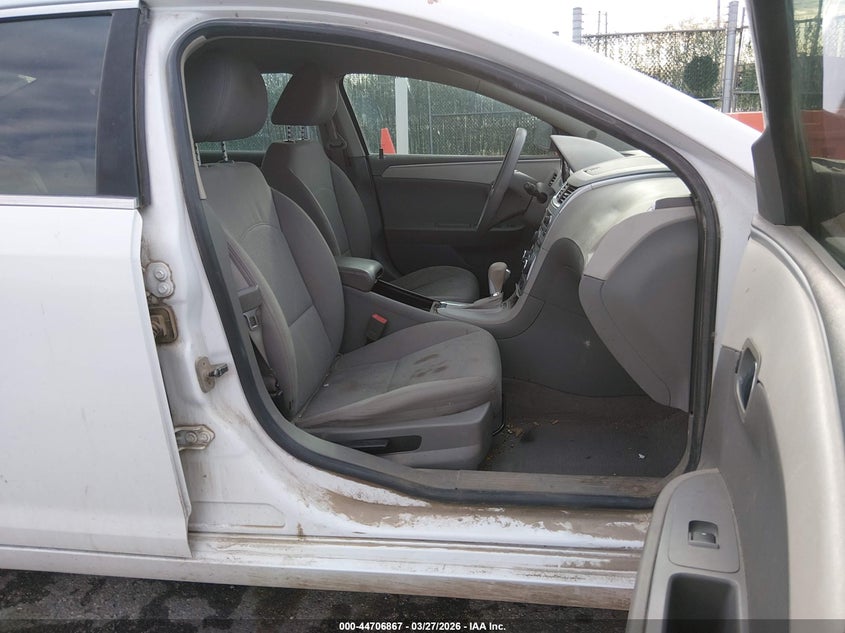 2011 CHEVROLET MALIBU auction photo 5