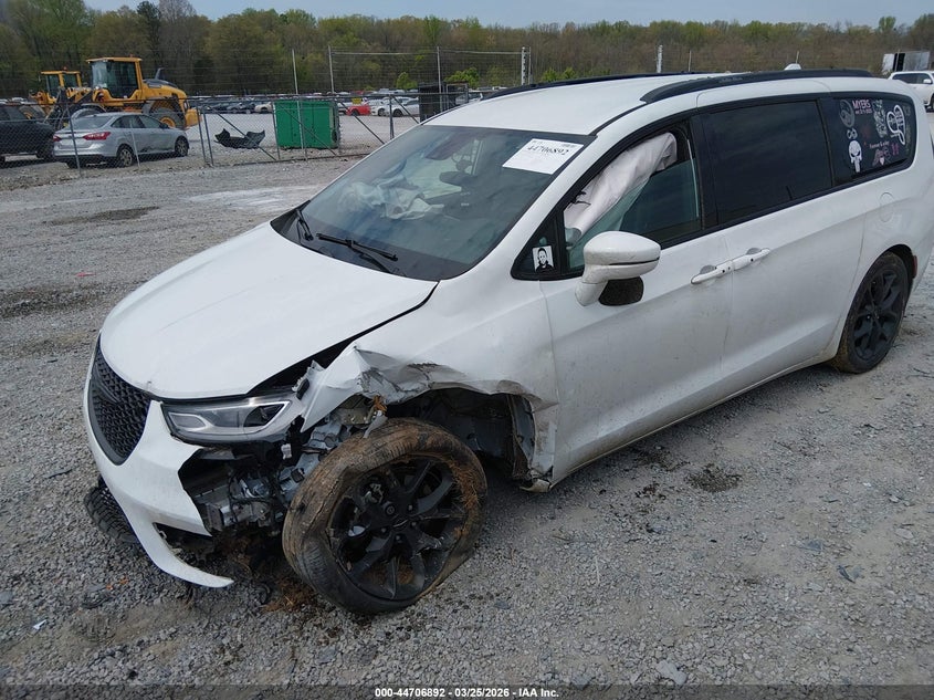 2021 Chrysler Pacifica Touring L