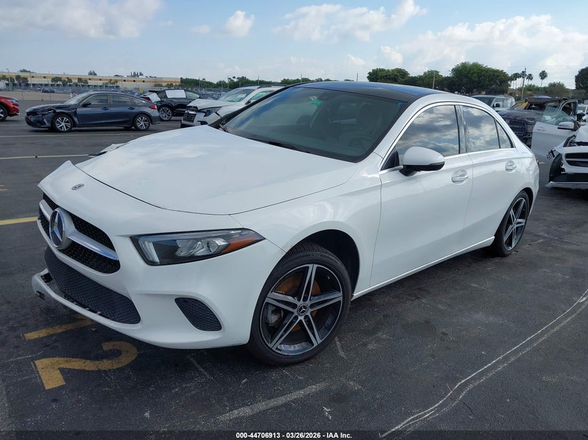 2020 Mercedes-Benz A 220