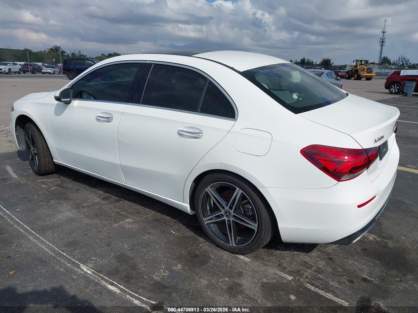 2020 Mercedes-Benz A 220