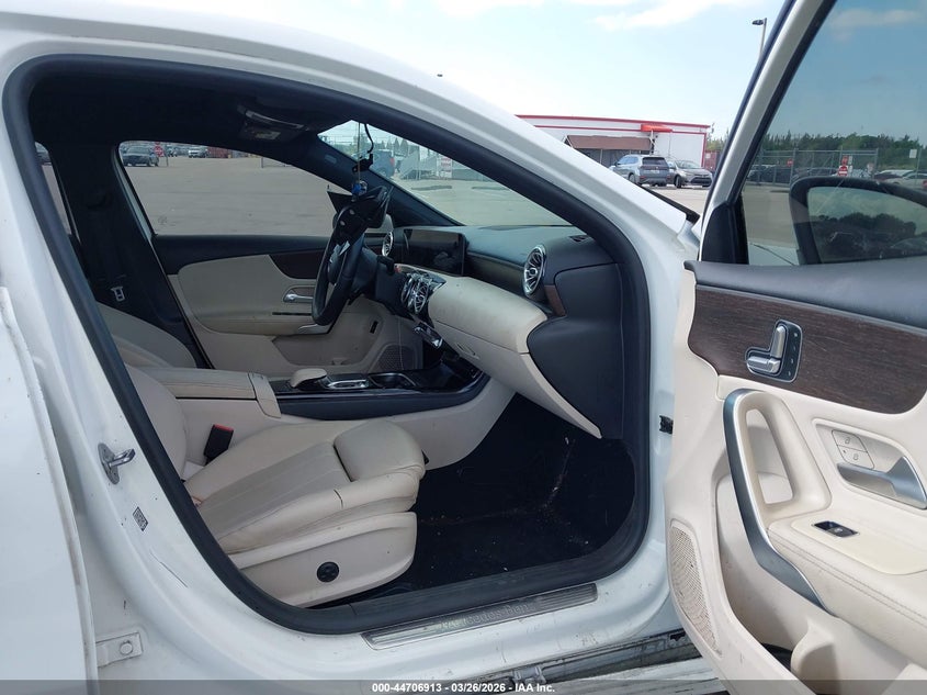 2020 Mercedes-Benz A 220