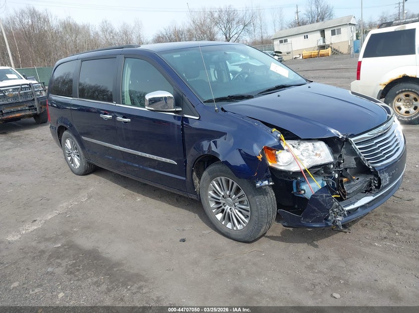 2013 Chrysler Town & Country Touring-L