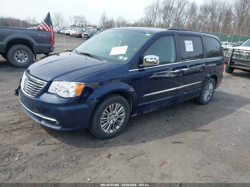 2013 Chrysler Town & Country Touring-L