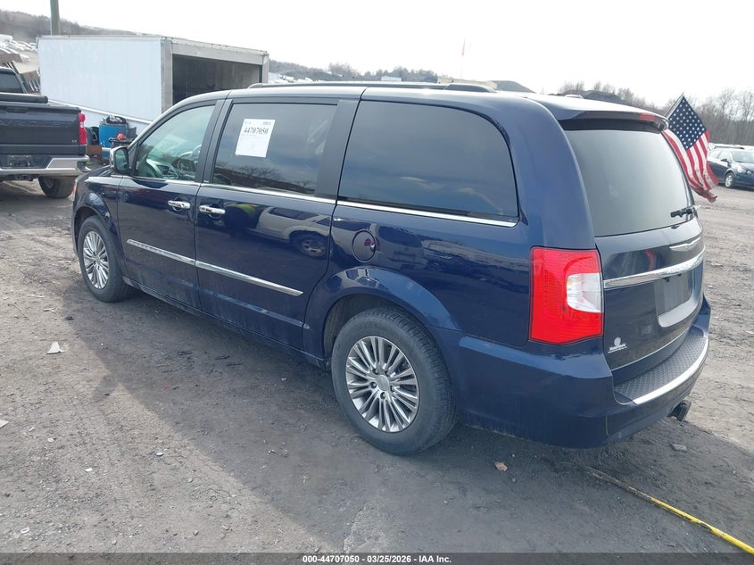 2013 Chrysler Town & Country Touring-L