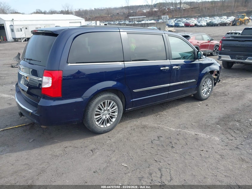 2013 Chrysler Town & Country Touring-L