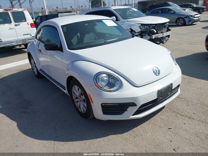 2017 Volkswagen Beetle #Pinkbeetle/1.8T Classic/1.8T S