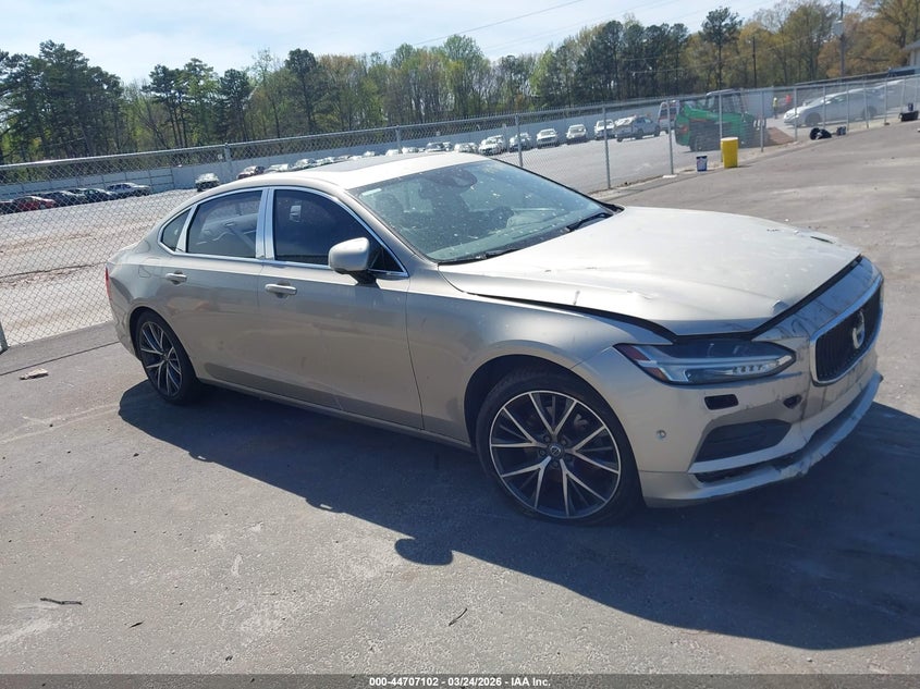2018 Volvo S90 T5 Momentum
