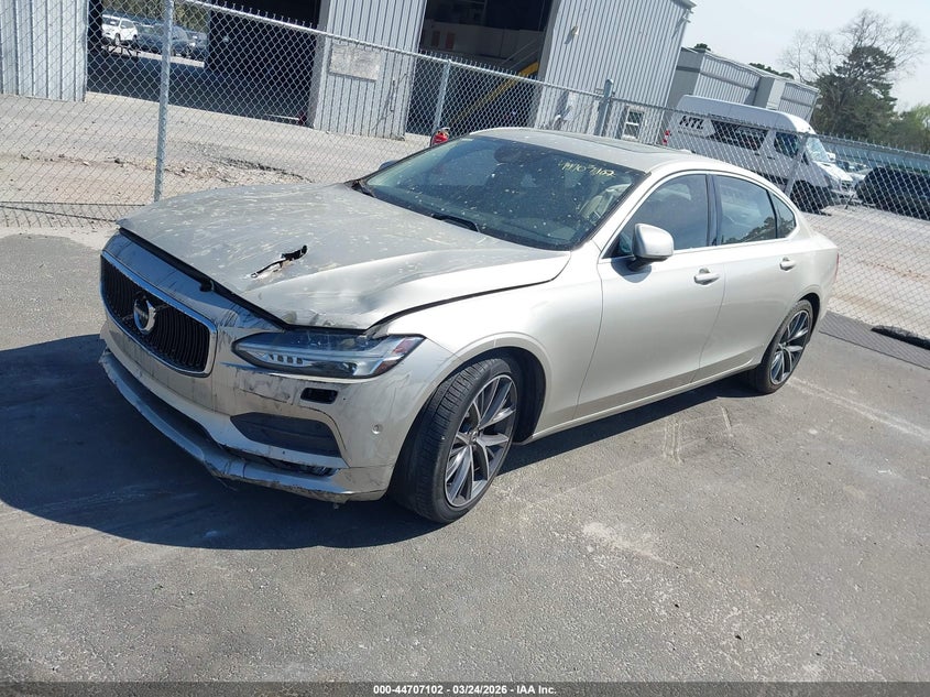 2018 Volvo S90 T5 Momentum
