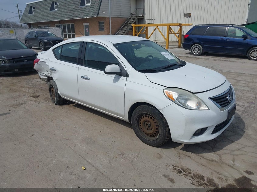 2014 NISSAN VERSA 1.6 SV