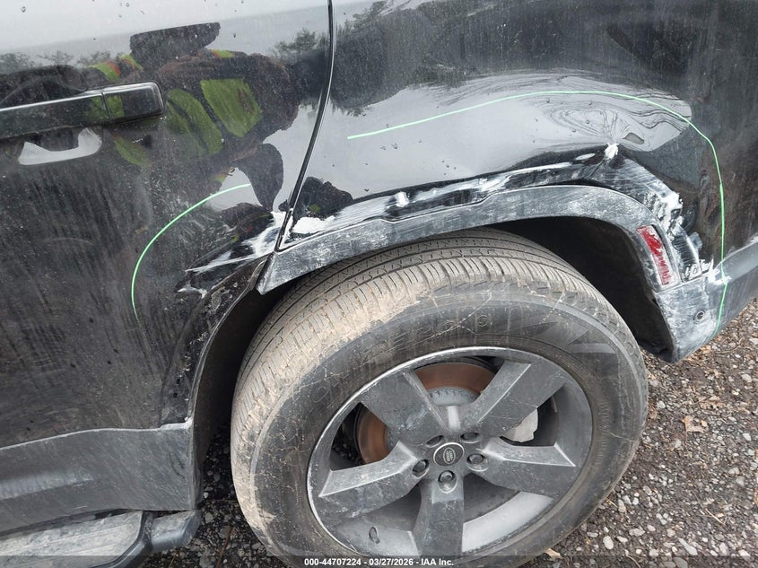 2025 Land Rover Defender 110 P300 VIN: SALEJ7EX5S2391387 Lot: 44707224